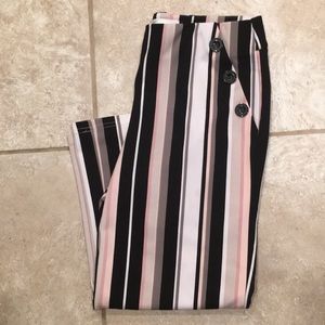 89th and Madison size M striped capris.